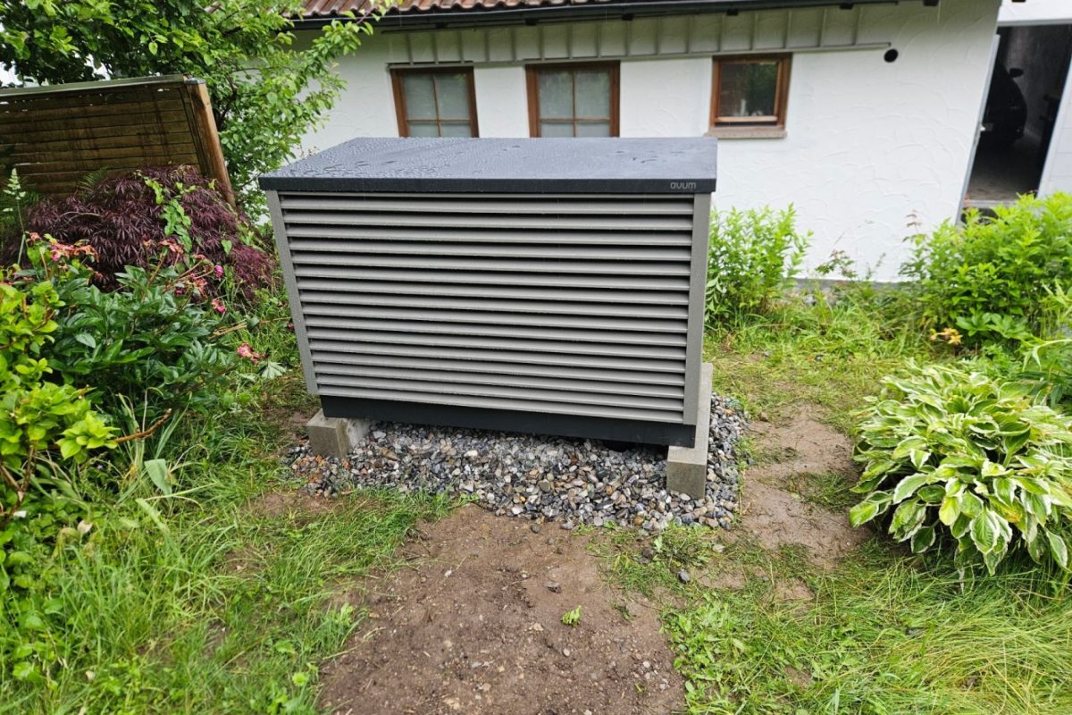 waermepumpe-von-ovum-im-mehrfamilienhaus-in-vogt-1